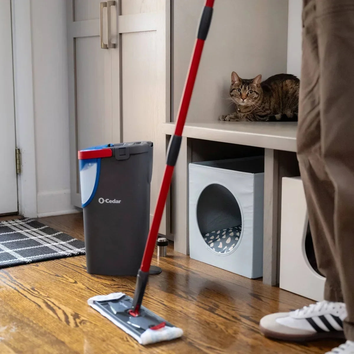 O-Cedar H2prO Flat Mop System: Steel Handle, Microfiber Head