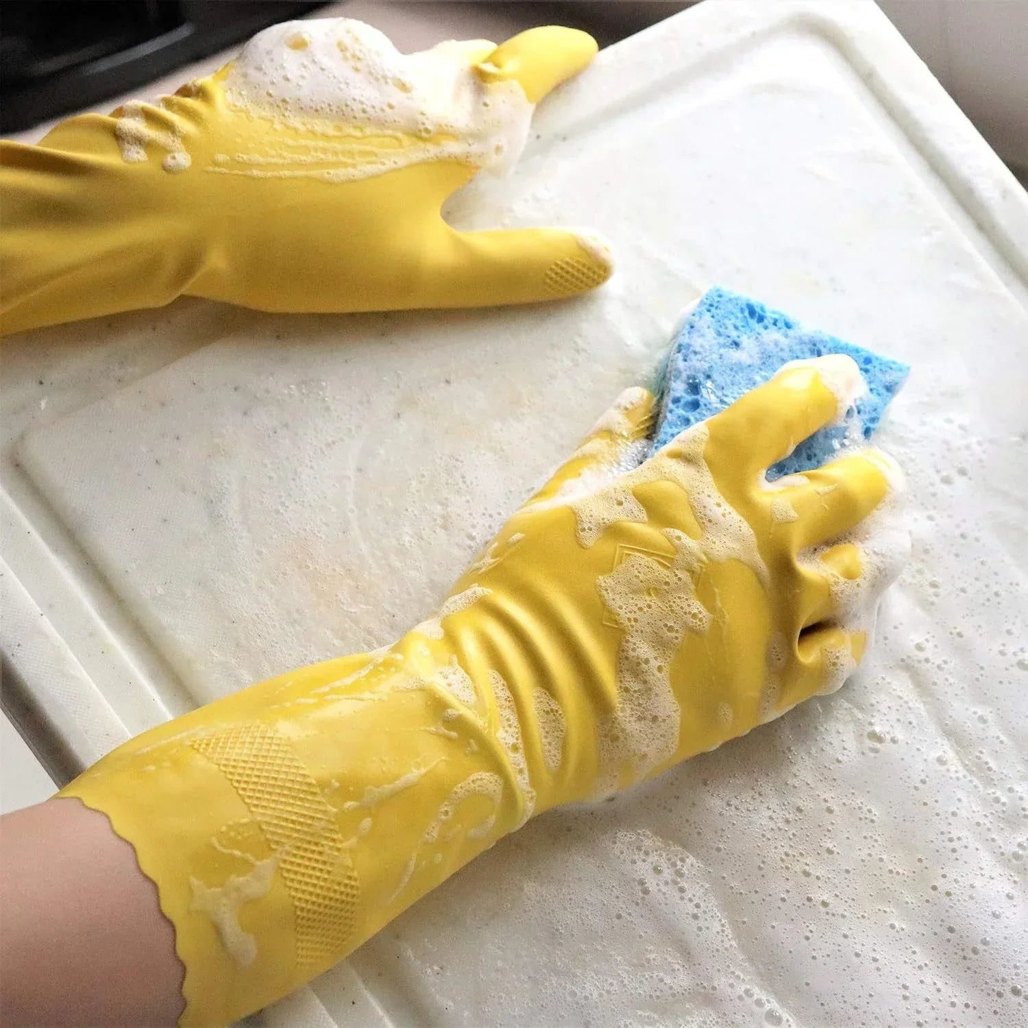 Playtex HandSaver Reuseable Rubber Cleaning Gloves (Medium, 6 Pairs), Everyday Protection Reusable Household Gloves,6 Count (Pack of 1)